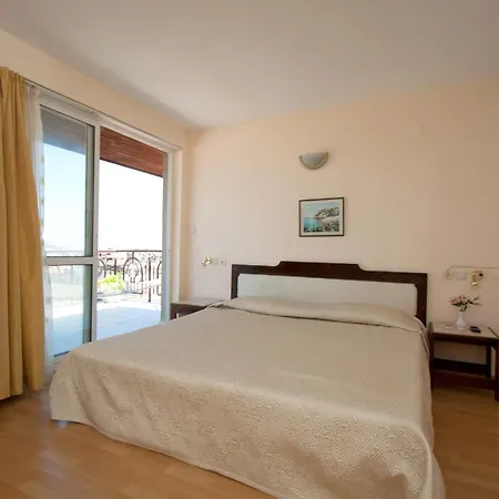 维罗纳家庭旅馆 3* 索佐波尔