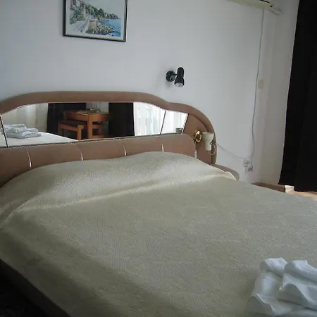 מלון Family Verona 3*